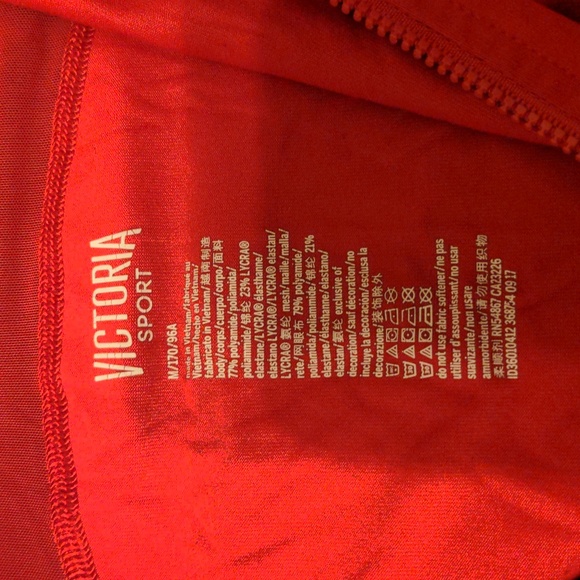 Victoria's Secret RED VSX Knockout Athletic Jacket  Size Medium super flattering - Picture 3 of 4